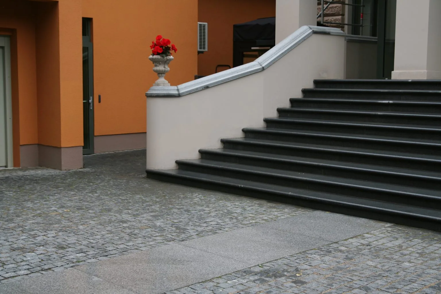 Bruģēšana un labiekārtošana Gallery Park Hotel